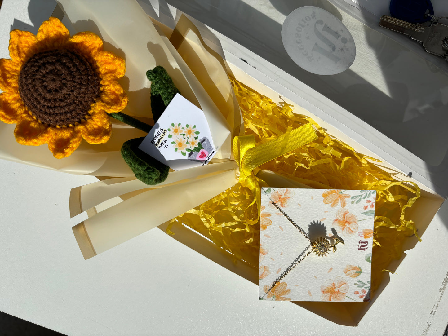 Box girasol eterno 🌻 + cadena 💛 | ENVÍO GRATIS