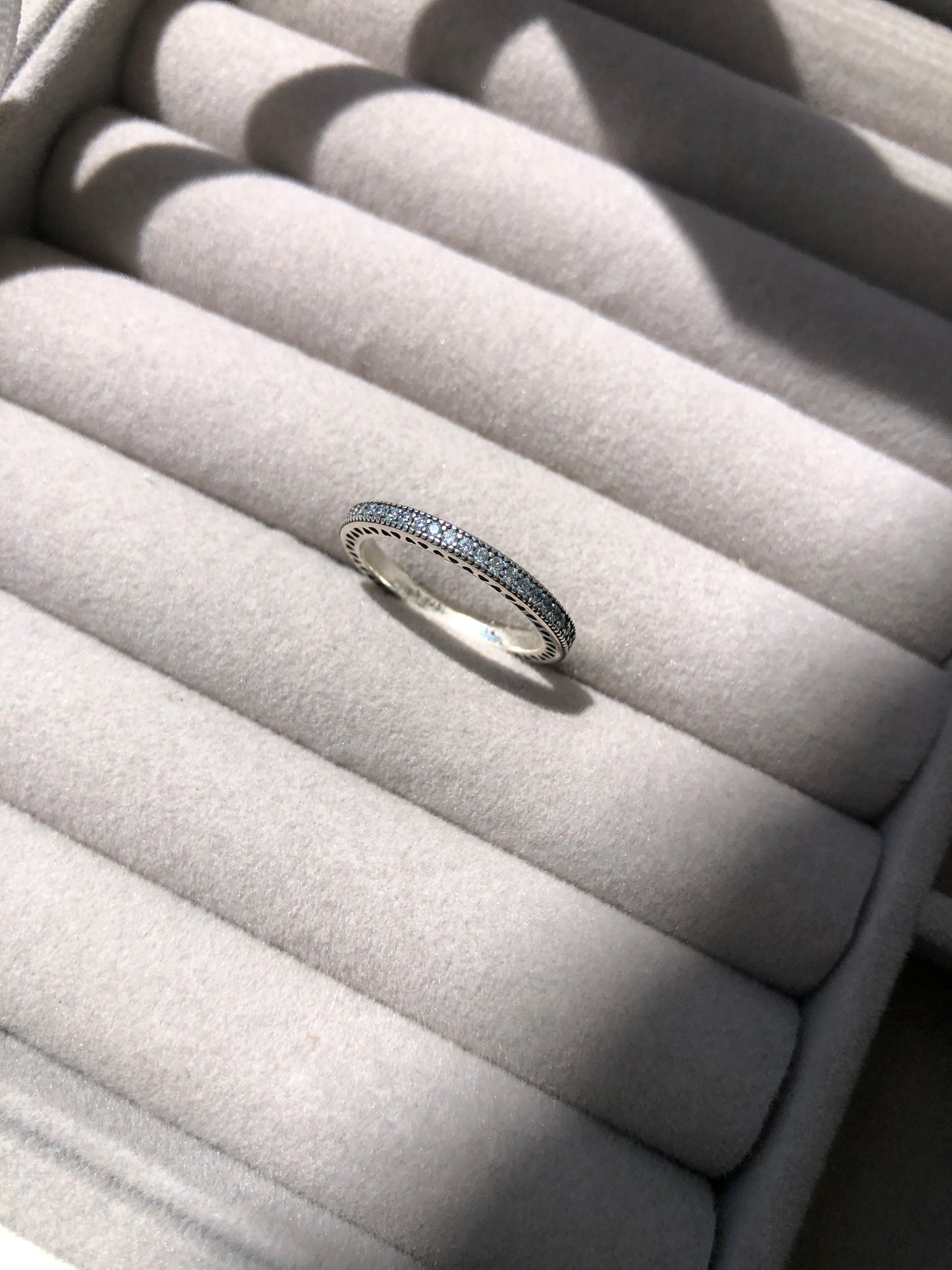 Anillo Pandora sin fin lila 💍🤍| con caja GRATIS ✨